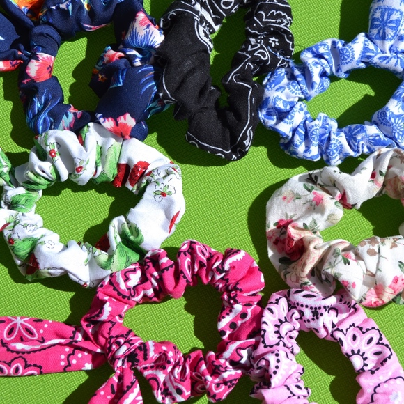 TIE DYE BOW SCRUNCHIE! SOLD OUT - Picture 7 of 7